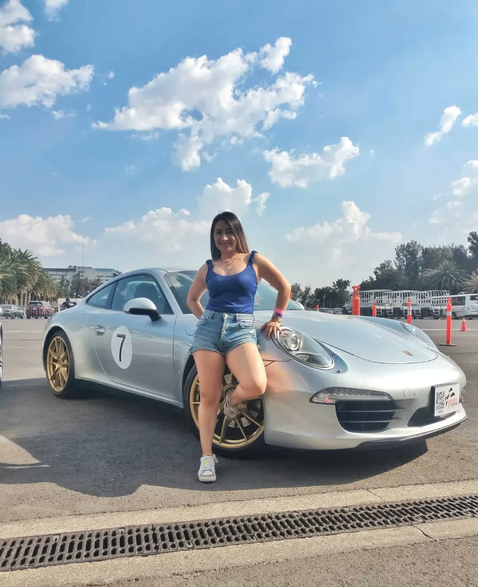 MetaforaLabMx's tweet photo. 🏁🫶 ¡Fantástico primer día en #FórmulaM2023 de @AutosyMas! 
🔴ATENCIÓN  chicas amantes de los motores, ¡Las esperamos mañana! No olviden etiquetarnos en sus fotografías para llevarse un acceso doble para #AmigosyMotores el próximo 24 de junio  😎💯

#MetáforaLabMx https://t.co/yUjGnZTZYY