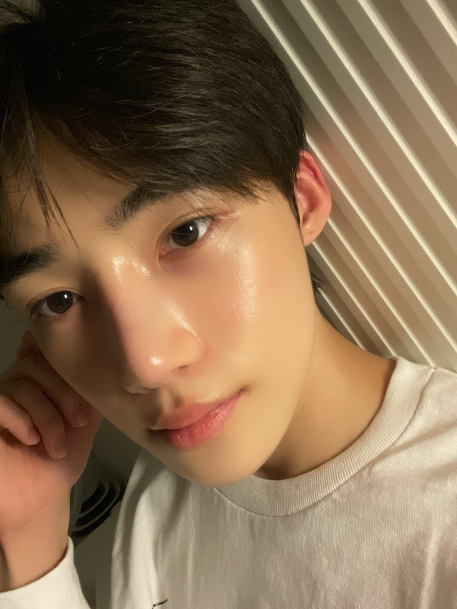 chanheeichoi's tweet photo. life update! glowing, healthy skin paints a picture of well-being, along with white shirt and his kitty-cherry twins! https://t.co/mAaeRBSPlE