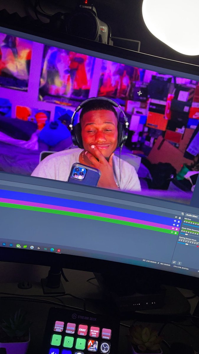 Damn who that live!

Kick.com/utch