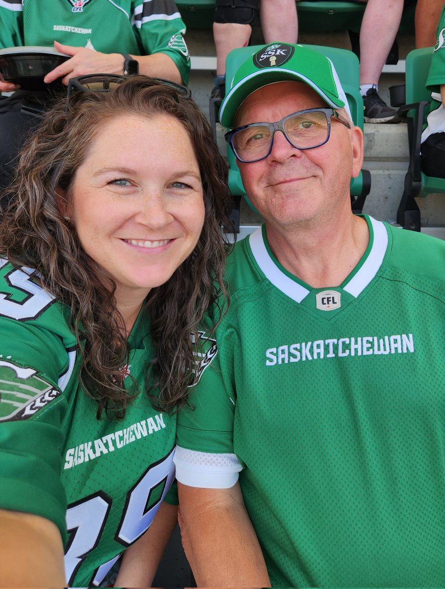 ilane08's tweet photo. Game day with pops #riderslive #goriders https://t.co/BBLdkExJxG