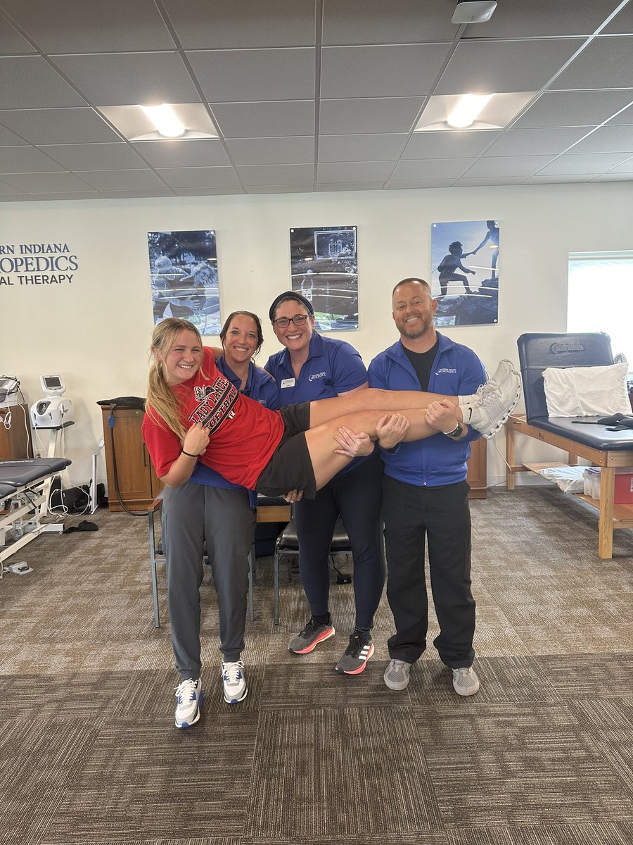 KyahStreeval's tweet photo. I’m officially cleared! I’m so excited to get back onto the field with my girls for the rest of summer ball. I’m so grateful for my amazing therapist and all that they did to get me back as soon as possible! @Gators18u_Lloyd @Coachmun @Coach_MGriff @coach_marita @dee11davis https://t.co/EG29q3bGx9