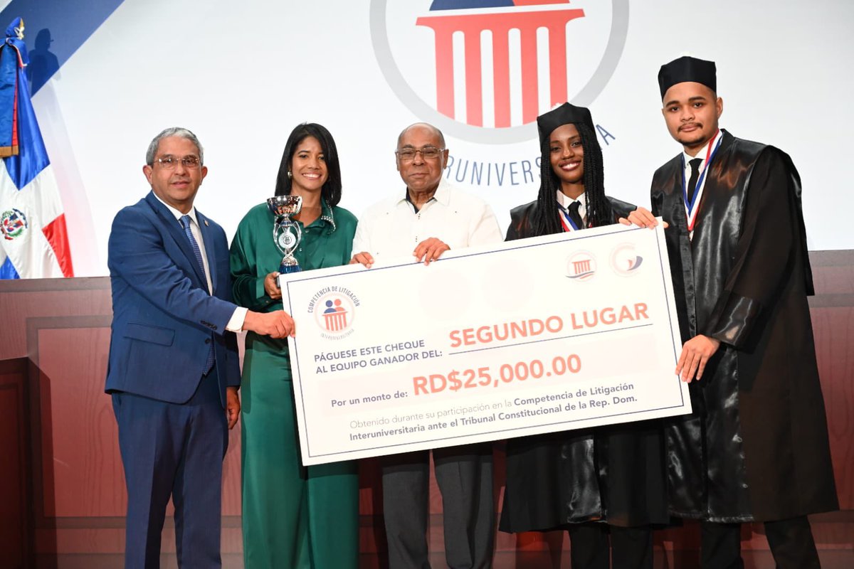TribunalConstRD's tweet photo. Los jóvenes Khalil Veras Etanislao y Antomyl Novo Sánchez, de la Universidad Iberoamericana (UNIBE), resultaron ganadores del primer lugar de la Competencia de Litigación Interuniversitaria.
1/2 https://t.co/SMhL94PCa3