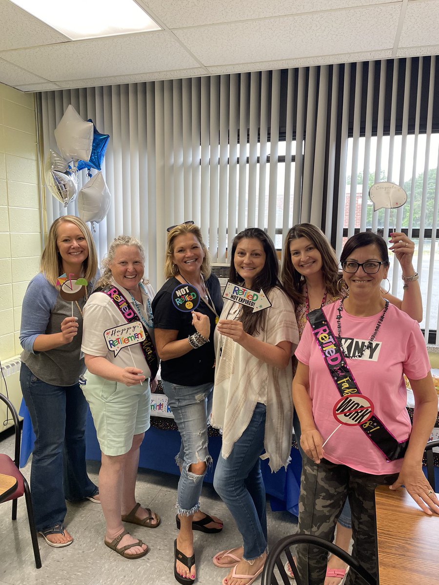 kwitt25's tweet photo. Thank you to our amazing PTO for an amazing year! Congratulations to our retirees! @HowellTwpRamtwn @MrsBRamtown @MrsSassoon https://t.co/n5fIksuyRY