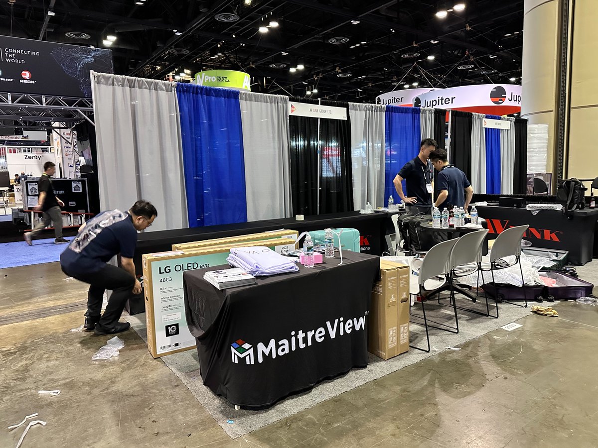 AVLinkGroup1's tweet photo. 【It's A Wrap at InfoComm】Thank you for coming and expect to see you next year or contact us at https://t.co/jjBWeYIwo7
#AVLINK #ProAV #avtechnology #avsolutions #avtweeps #HDMI #HDBASET #8K #4K #4K60 #HDBT3 #Extender #videoprocessor #infocomm https://t.co/2CSKCYVAFk