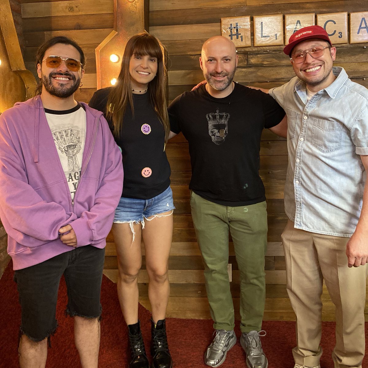 ¡Camineros 😎! Estamos platicando con #AlfredoAtayde, productor del circo “Atayde Hermanos” 🎪🤡🤹‍♀️ en #LaCaminera con @taniarin, @fran_hevia y @Fer_Gay 🤪 En el 104.9 FM 📻

📲 exafm.com