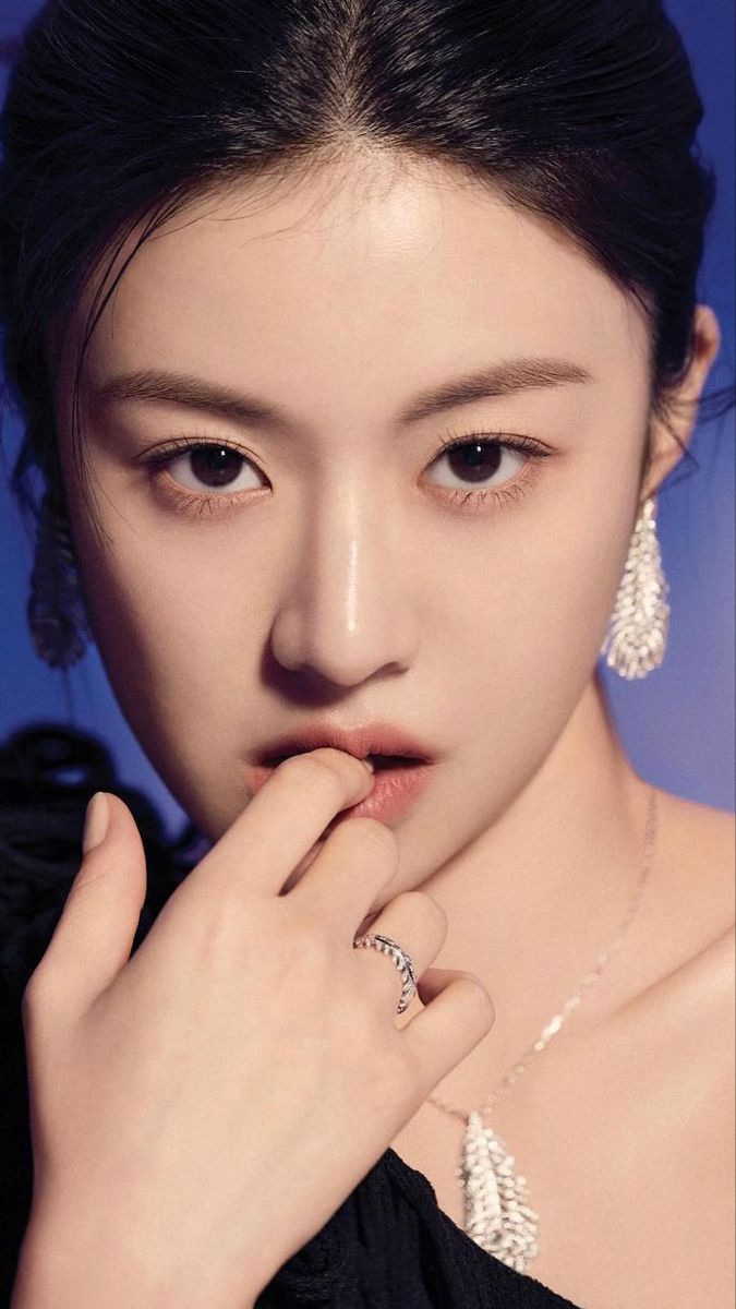 _kdramafilms's tweet photo. HER VISUALS ARE INSANE✨
#GoYounJung https://t.co/NTbEhBFd3d