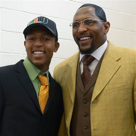 nflrums's tweet photo. #Ravens Star Ray Lewis' Son, Ray Lewis III, Died From Accidental Overdose, Cops Say, per @TMZ_Sports

https://t.co/l4y96sQelC https://t.co/CHXvStLSDg