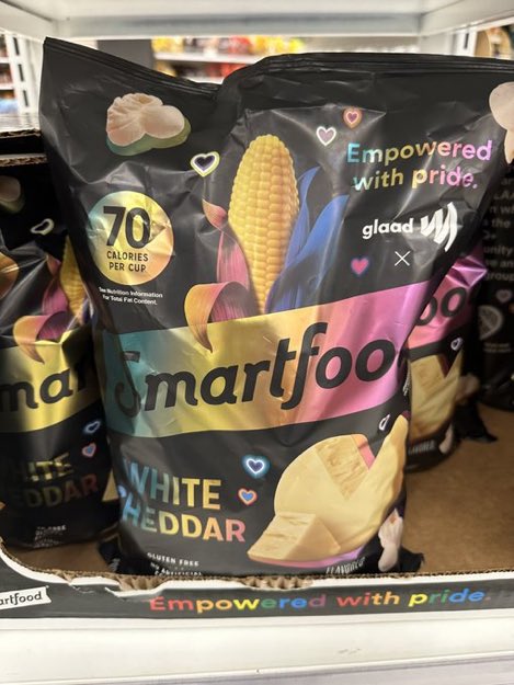 I was nervous my popcorn wasn’t gay enough, ty Smartfood ❤️🥰