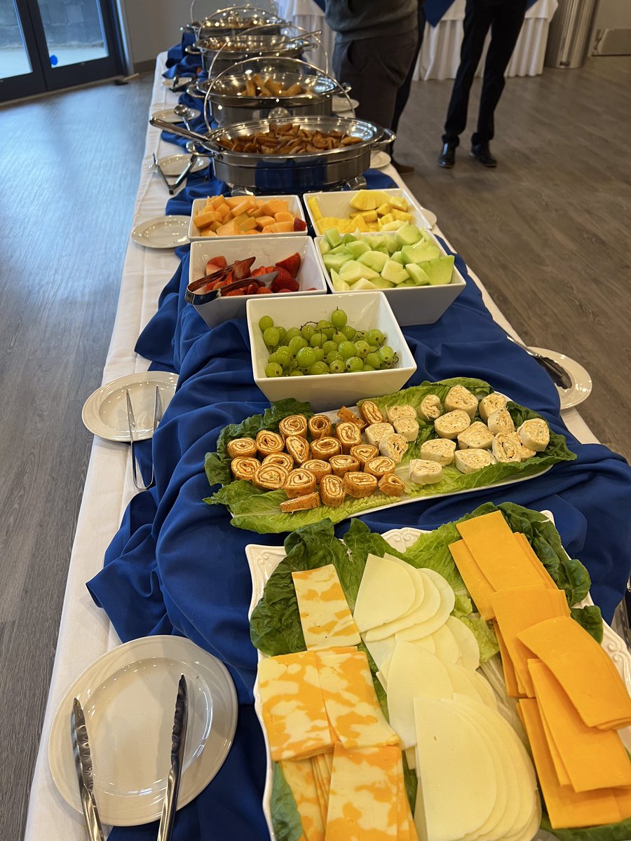 apuliacatering's tweet photo. Elk Island Public Schools in @Cityfortsask #FortSaskRecDCC #Leduc  #yeg #catering #yegfood #shpkfood  #fortsask @CompanyLunch #bbq #caterer #supportlocal  #yegfood #FortSaskatchewan  @FortSaskRec @DowCentennialCentre #Wedding #FortSaskInformed https://t.co/ZeGP7tE6Eq