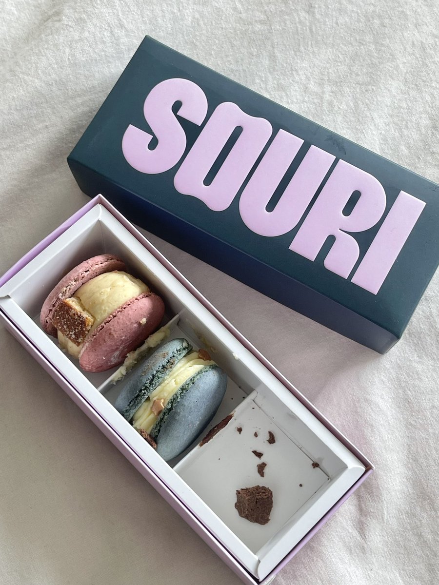 sfkkfs_'s tweet image. มาการองน้องวินอร่อยจริง เพิ่งลองกิน หวานน้อยไส้ปัง ดีงามมากกก 🥺🤏🏻