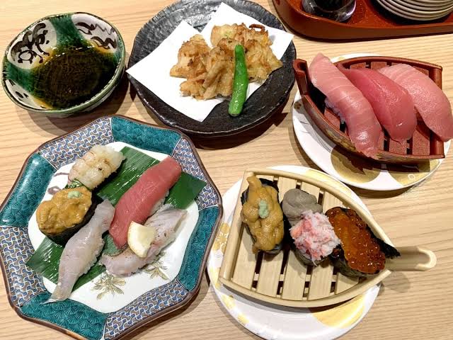 matsutakeume's tweet photo. @USAmbJapan @UNESCO It's so honored to have you here.
Every seafood is so exceptional, try "revolving sushi", it has the largest number of this kind of sushi places to its population. Totally different from cheaper ones. And a soft-served ice cream with a gold leaf. Hope you have a lovely time 😊 https://t.co/jXfeBwUF8p