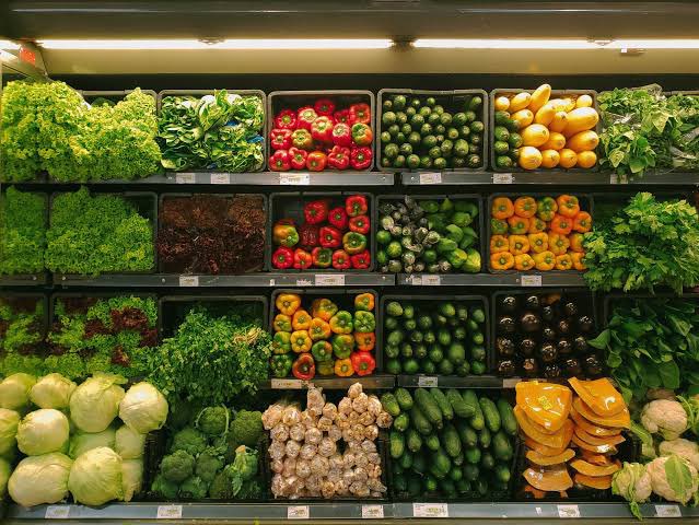 🚨BRASIL: Os preços dos alimentos para consumo dentro de casa devem fechar 2023 com a menor inflação em 6 anos. Resultados vem após bom desempenho do governo Lula.
