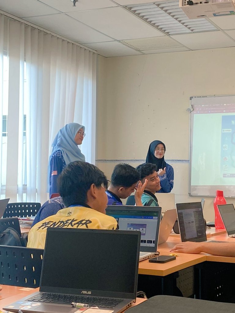 nr_ninazzzz's tweet photo. Applying student centered learning in class today! Thank you @stiashhs a reliable partner! And Thank you pn mimma @mimmasayuti and our B6  peers for support!

#IPGKBMReadingProgress
#pelajaripgkbmkontemporari
#IPGGoglobal
#GEGPetalingJaya https://t.co/4imM6VemzO