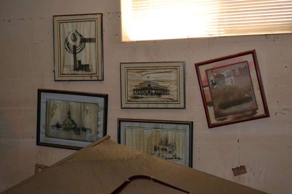ZekeNews's tweet photo. @DallasFlexhaug 10 years is not long enough to forget the 10 foot wall of water that went thru @TownOfHighRiver, up over my artwork, lives were lost, followed by the financial, mental, emotional &amp; physical stress it put on so many. Fighting with the gov’t for 5 years after the flood was hard. https://t.co/ZTTDPc2U7X