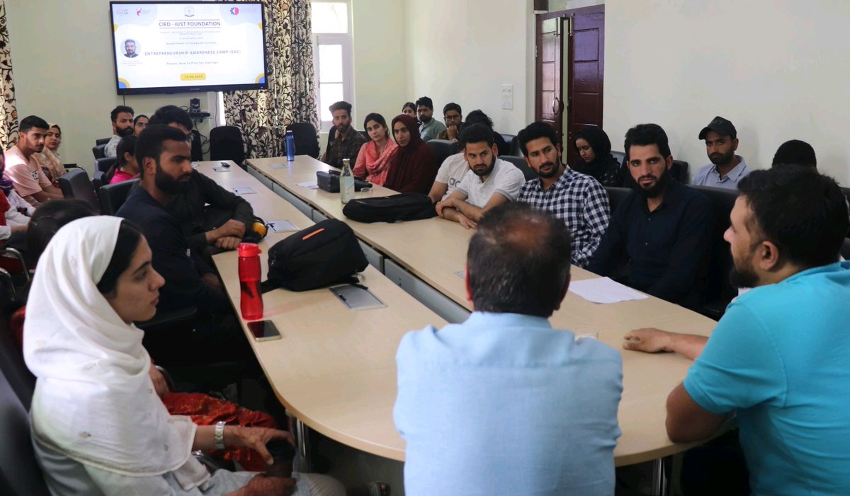 fainalysis's tweet image. Shared my entrepreneurial journey with students at @iustjk in an interaction organised by #CIED. They just need more support from India Inc. Let's help them together as much as we can. They deserve it.

@Rajeev_GoI sir one of the kids here wants to make chips for the country.