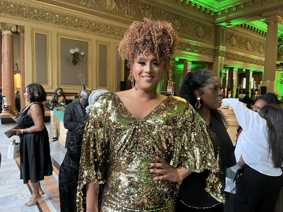 Meaghan_M's tweet image. Out here! s/o to @SFBlackWallSt 
❤️🖤💚 #juneteenthweekend #blacksanfrancisco ✌🏾