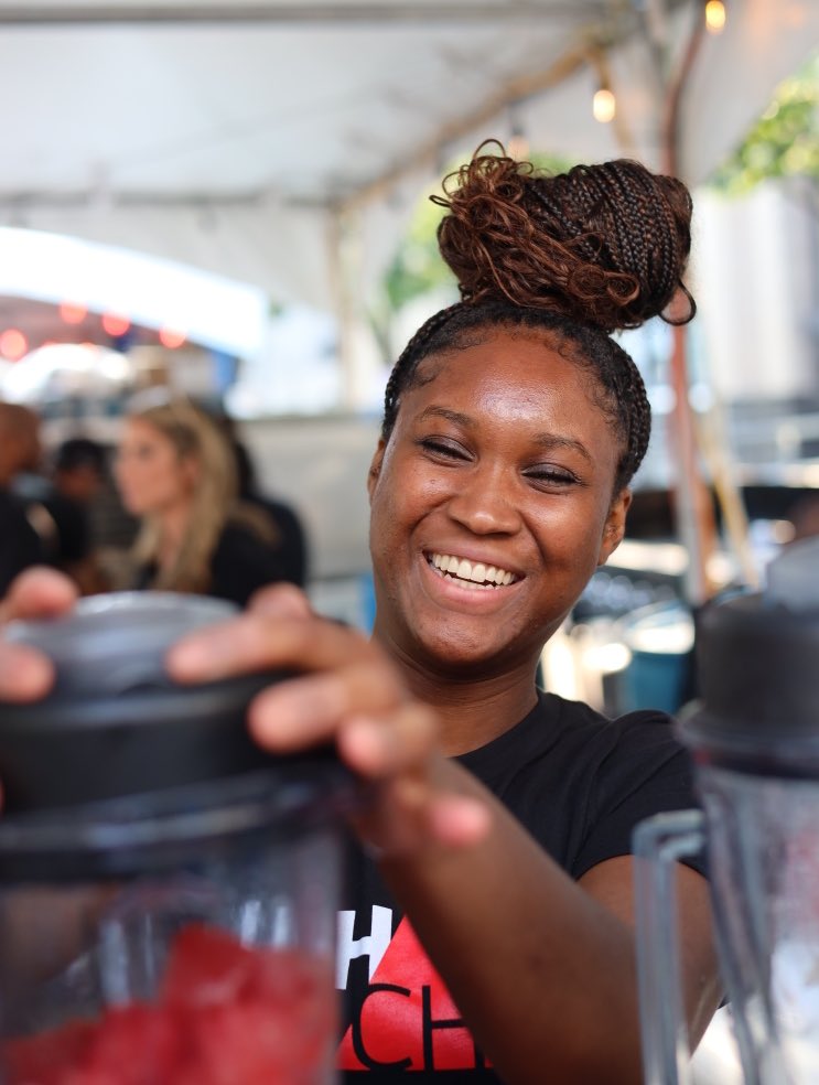 UHCHI_Chicago's tweet photo. #TasteofRandolph is here! UHCHI culinary apprentices are ready to cook up some delicious food for you! Come say hi 👋 this weekend! #chicago #westloop https://t.co/aynD4vtGeJ