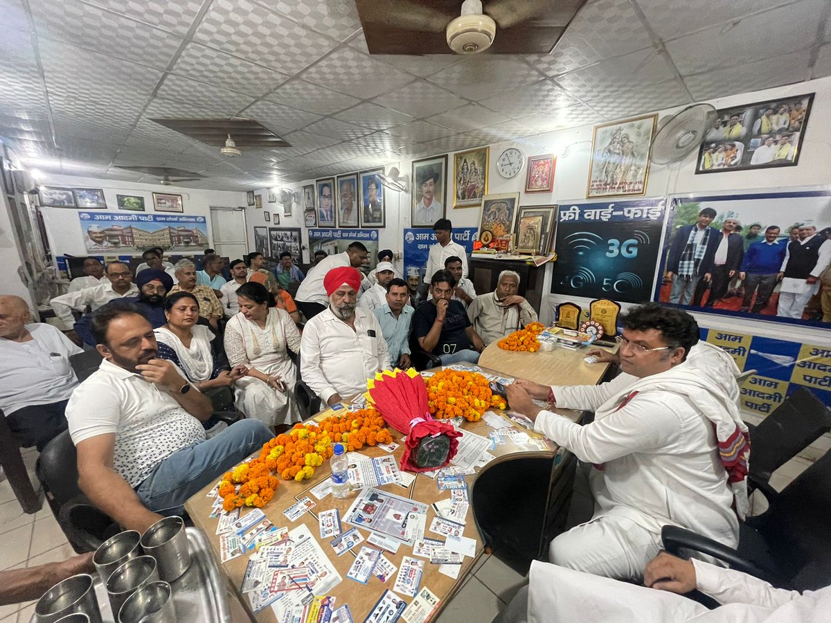 Tanwar_Indian's tweet photo. गांव अहरवां (हथीन) व होडल में साथियों द्वारा आयोजित कार्यक्रम में शामिल हुए।
@AamAadmiParty का कुनबा बढ़ रहा है, जनता की उम्मीदों पर खरा उतरेंगे, भय -भ्रष्टाचार की राजनीति का अंत होगा। https://t.co/y3Zq5rRZM5