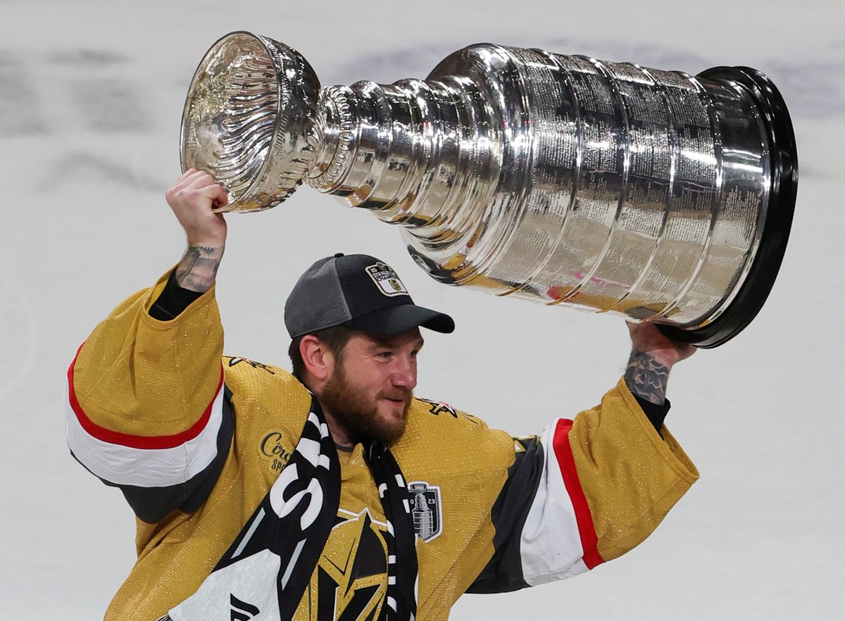 GoldenKnights's tweet photo. First team in NHL history to win four consecutive games with four different goalies. A moment of appreciation for the five of them that got us here. 🙌 https://t.co/tlgMT3Fl8d