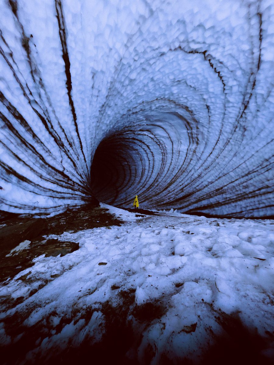 Mystery is now available on  @SuperRare 💎 

This is probably the most unique icecave in the world. Outanding spiral lines. It took me months of planning to make the trip to get me here, at 'The End of The World' in Ushuaia, Argentina. Near Antartica.