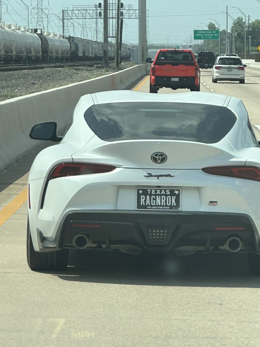 toddpayne7's tweet photo. @gordonkeith spotted in Houston https://t.co/S2CZgxlJyh