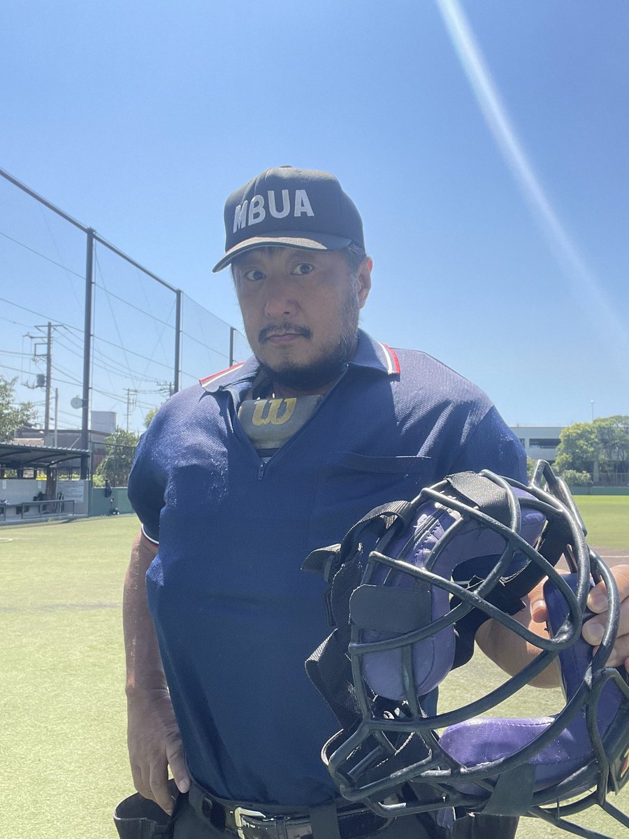 【#球場now】#川崎 #桜川球場 梅雨の合間 久しぶりに青空晴天に恵まれ グリーンがまぶしい 本日野球日和⚾️ 気温30℃超え、水分補給して さぁ笑顔元気ぐぁんばってイキましょう⚾️  (袖番#9) #野球 #審判 #Baseball #Umpire #Enjoy_Umpiring