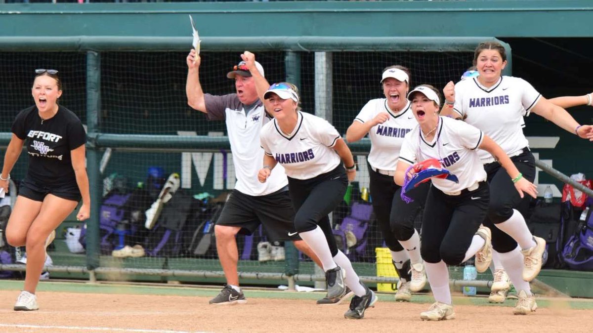 Congratulations to Brooklynn Bartos and her Woodhaven team for reaching the MHSAA Division 1 State Finals! Good luck Brooklynn!💜🥎

@brooke_bartos27 | #GoWarriors