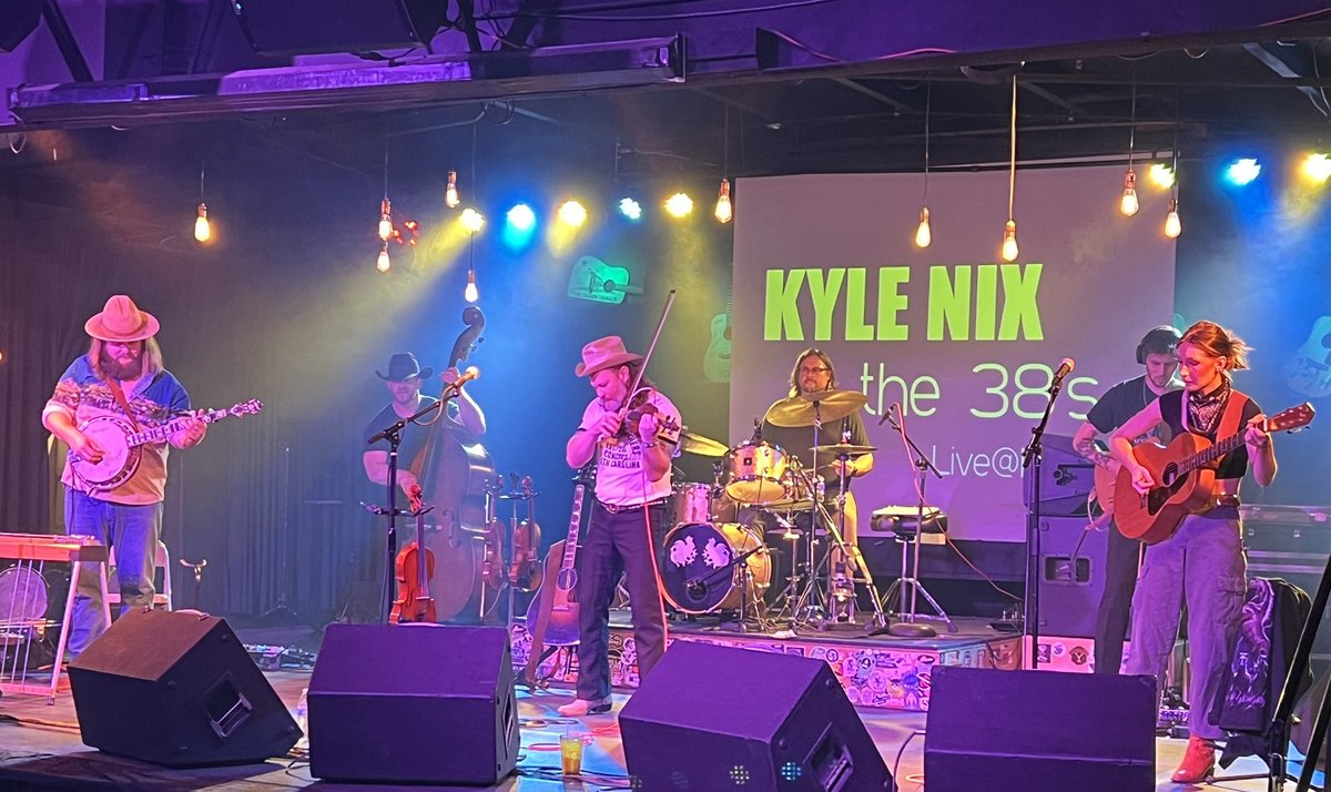 Caught a set by <a href="/kylenixmusic/">Kyle Nix & The 38’s</a> at <a href="/HootsPub/">Hoots Pub Amarillo</a>, accompanied by friends @kenpomeroymusic and @haystackfoster. Thanks to <a href="/craigontheair/">Craig Vaughn</a> for the heads up. #amarillo #texasmusic #americanamusic