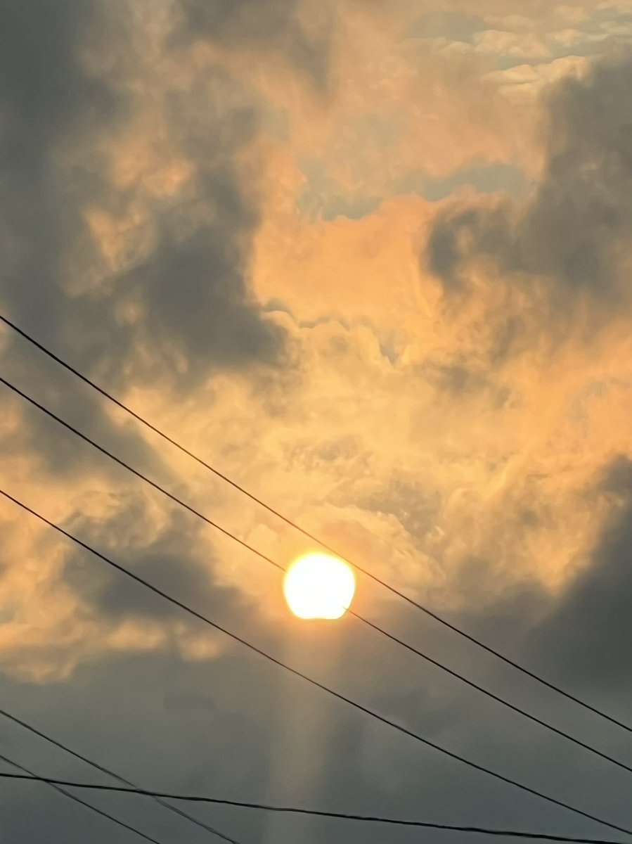 The sun filtered by the clouds before sunset  in Pennsylvania #PAwx