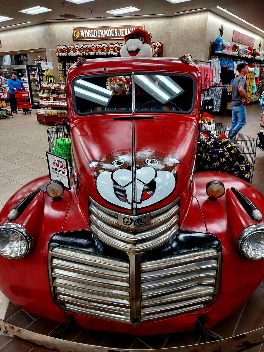 jonblade98's tweet photo. Had to stop at Buc-ee's in Florence, SC. https://t.co/C8mhH8ATr0