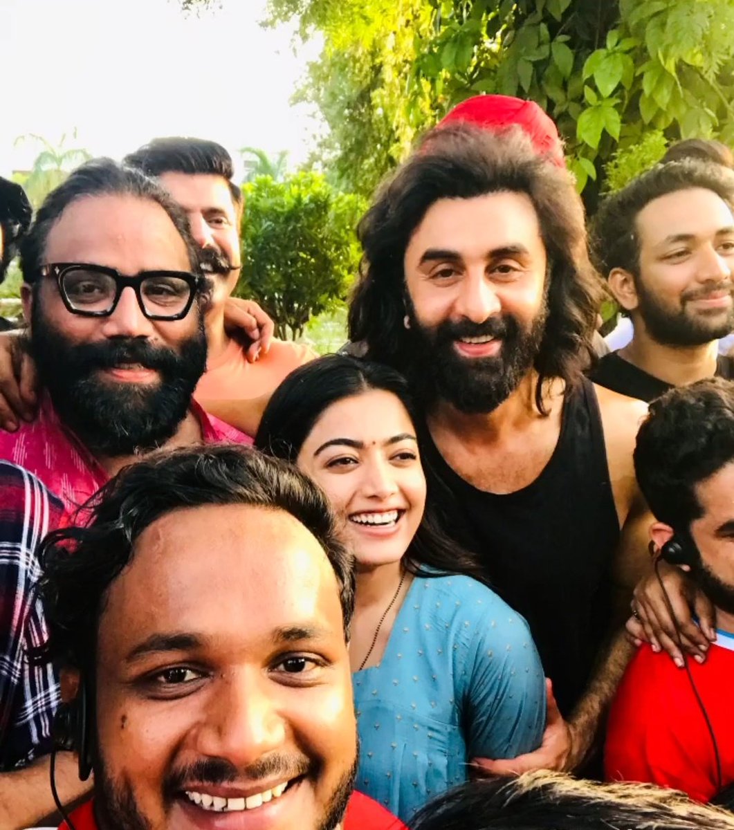 Picture of the day : from the Sets of #Animal ✨

@iamRashmika #RanbirKapoor @imvangasandeep @AnilKapoor 

Animal releasing worldwide on August 11 🔥

#AnimalOnAugust11 #RashmikaMandanna