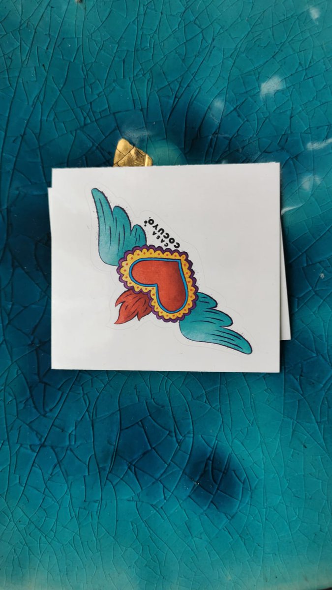bjc_agua's tweet photo. En @AnnecyFestival  tuve el gusto de conocer a la talentosa Fernanda Muñoz Directora y Productora de @casacocuyo. Me regaló unos stickers como muestra de su trabajo. Muchas gracias. https://t.co/9h12RpXMWB