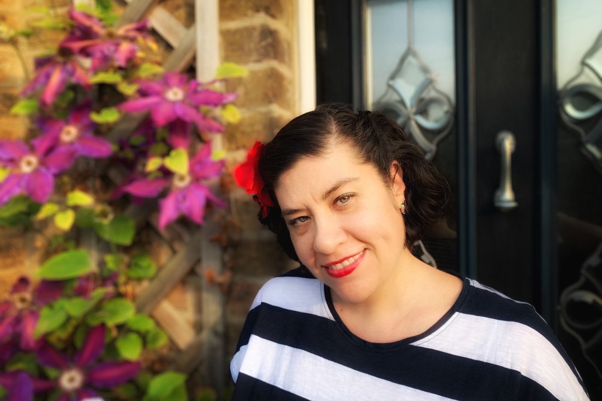 Friends - Join me for a #Creative #Writing #Workshop celebrating the sense of #promise and #hope you feel when walking into a house and wondering "What's In the Oven?" Saturday 24th June at 3:45pm at  <a href="/chickenandfrog/">Chicken & Frog</a> Bookshop in #Brentwood #Essex
eventbrite.com/e/661547254647