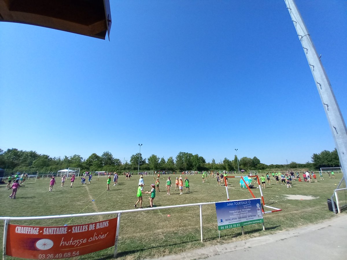 usepmarne's tweet photo. De bien belles journées sportives associatives @usepmarne jeudi et vendredi grâce à Comité Marne Handball et @stadereimsrugby 30 classes @ReimsUsep et Usc Montval 
Avec esprit et valeurs des sports olympiques.
@laligue51 @usepnationale @BlanchardRaphaL @EpsMarne @OlivierBrandouy https://t.co/3NkVHFOYj9