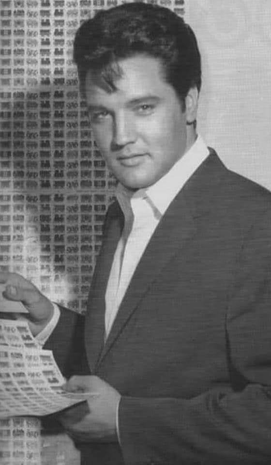 LauraMa721's tweet photo. Hello peeps!!
Hope you have a fabulous day!
#ElvisPresley #ElvisHistory #Elvis2023 https://t.co/KOuCUCKnkX
