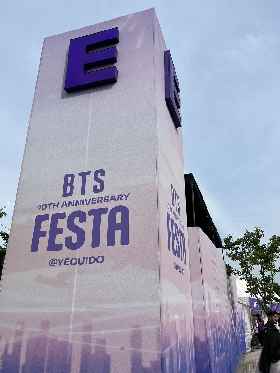 Check it out guys @korea_odyssey is here at the scene of the BTS festa! 

Stay tuned for more updates!

#방탄소년단 #rm #김남준입니다
#방탄소년단10주년