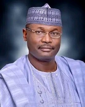 We dare Bola Ahmed Tinubu to arrest this man called Yakubu Mahmood.
How can you conduct Governorship and Presidential Election and no one is Worthy of appreciation. This man is evil 🙈, This man is not capable, This Man is Corrupt ❌❌

Soyinka/Shettima/Alaba/Tompolo/IREV