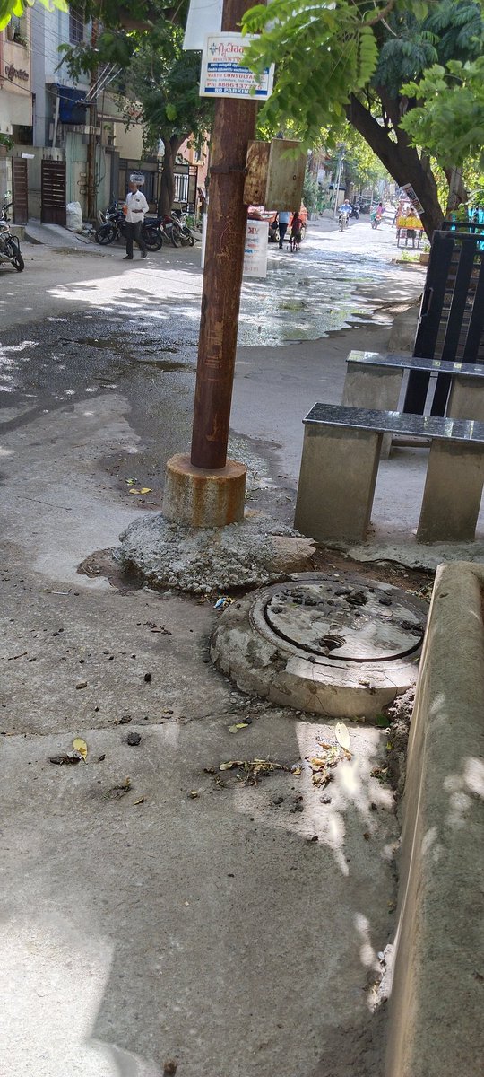 @MC_Nizampet @kp_vivekanand @KTRBRS Manholes are overflowing in Pragathinagar. This is causing serious problems to the public and contaminating Borewell and HMWSSB water. Please resolve this issue immediately