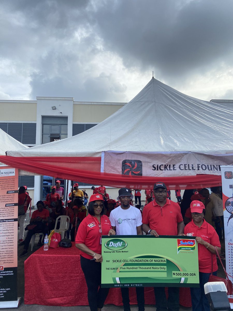 Twentiesrant's tweet photo. Ahead of World Sickle Cell Awareness day on Monday, June 19, we’re outside today with other amazing people in Nigeria raising awareness for sickle cell 🩸 #SickleCell #sicklecellawareness #stepupforsicklecell #twentysomethingsrant https://t.co/RHLsi8n9mS