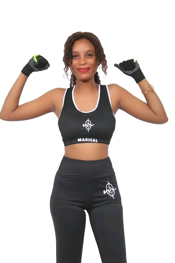 Marisalbj's tweet photo. Avec notre belle Guinéenne de la Guinée Conakry nous vous présentons notre Complet basic disponible chez nous immédiatement. Contacter nous au 67763717 pour votre commande ou venez en DM.
#brand #madeinbenin #toworld #marisal_sport #africa #agodjié #bouclier #notreforce https://t.co/VrtjJ5HdSi
