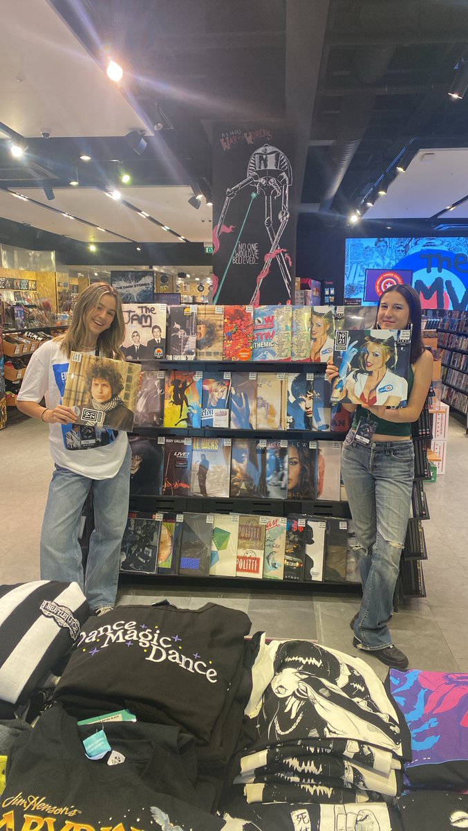 We’re open!!!!! Here’s what we would pick😉 Come on down before it’s too late‼️ #hmvLovesVinyl