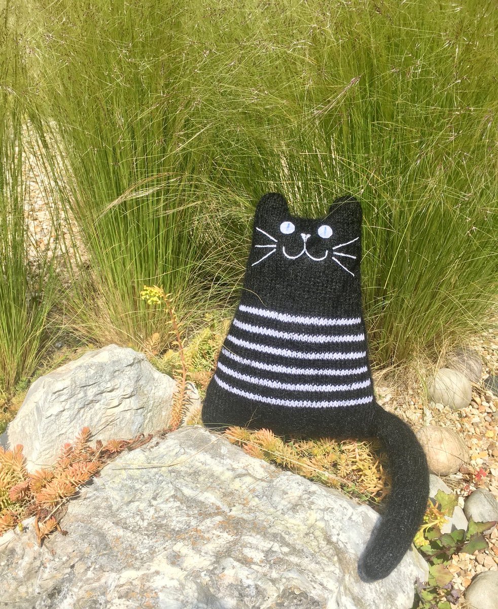 Black cats are the best! #etsy #cats #blackcats #shopindie #UKGiftHour  #UKGiftAM #catsoftwitter