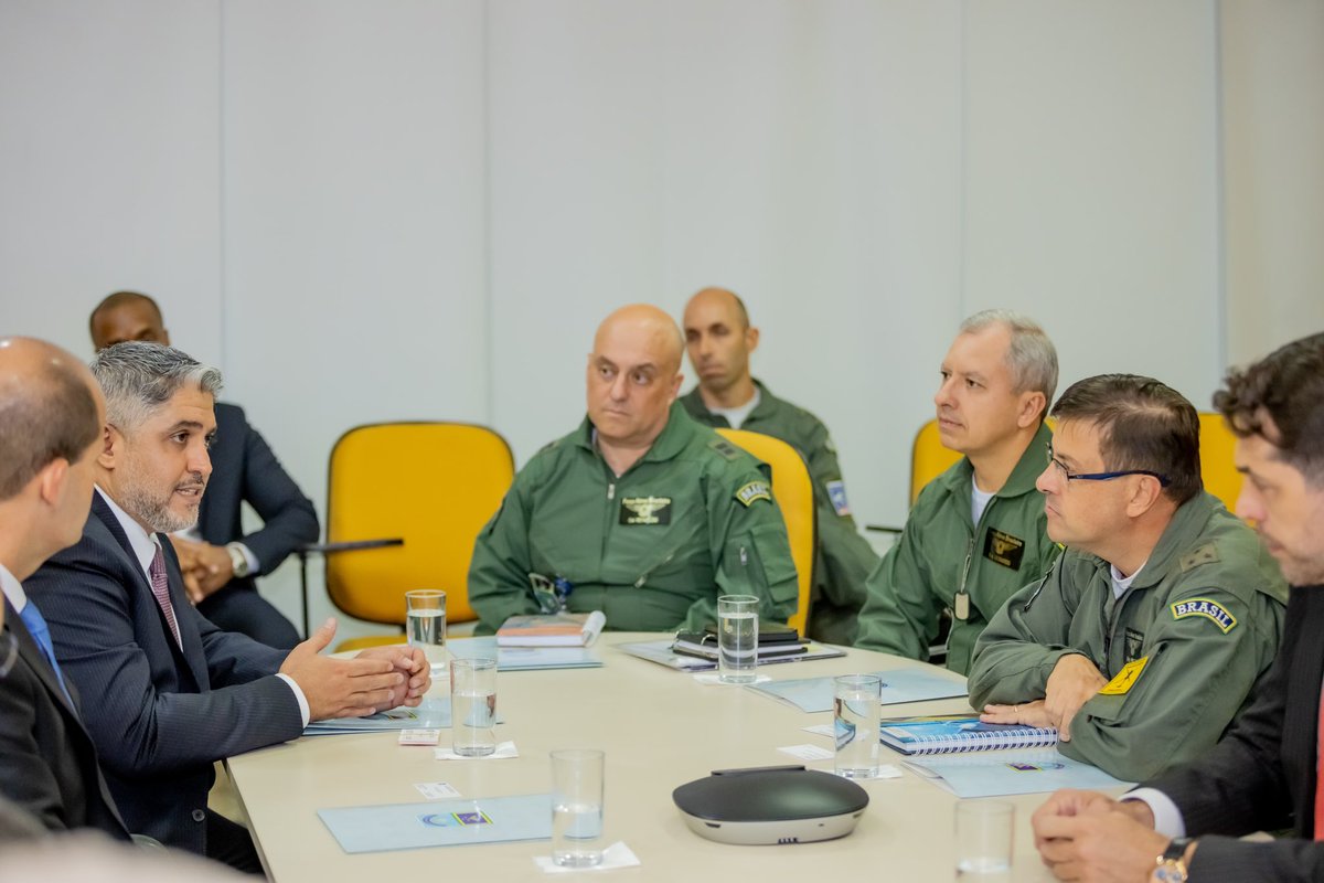 #LeadingEDGE Managing Director and CEO, Mansour AlMulla, and the Brazilian Air Force @fab_oficial Deputy Chief of Staff, Lieutenant General Valter Borges Malta, engaged in discussions to explore avenues of cooperation in the aerospace domain.