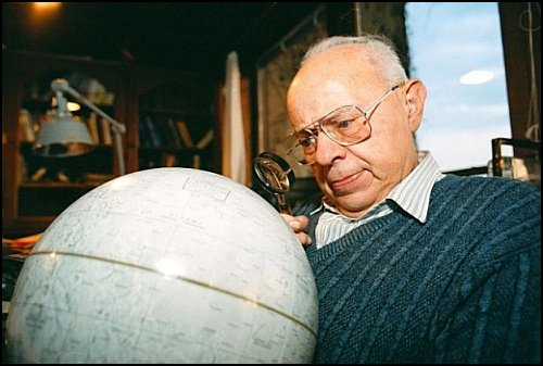 Eselets_arbeid's tweet photo. «For å få med seg noe som helst må man holde en enorm avstand.» #StanisławLem #avstand #forståelse https://t.co/hPzROk9PmG