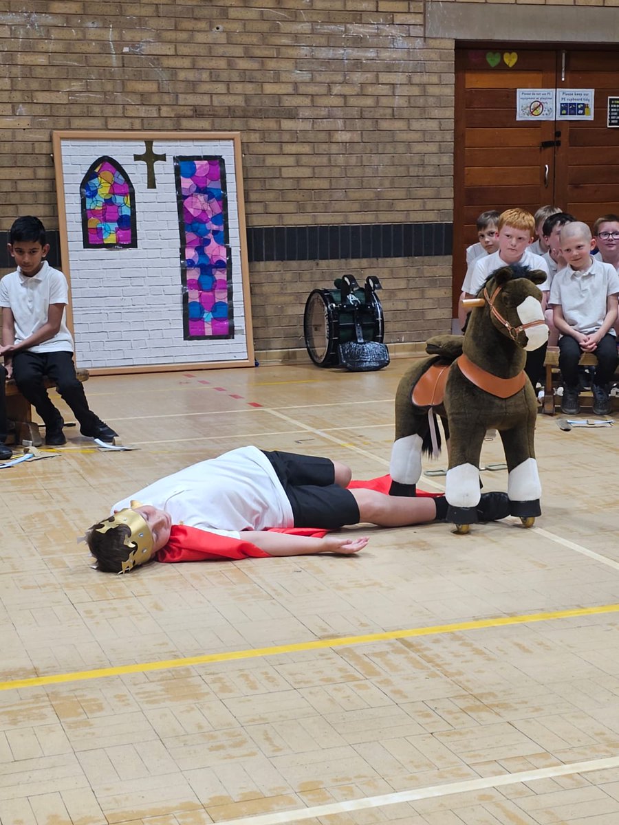 P5 Assembly today on the Scottish Wars of Independence was super. Children did a great job. 🏴󠁧󠁢󠁳󠁣󠁴󠁿