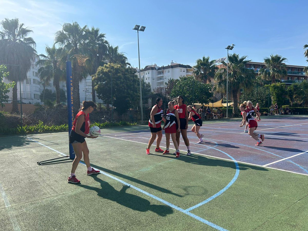 NetballSwp's tweet image. Final score against REBELS 12-2 to Daffo-fillies 

First win of the day 👏🏽 well done ladies 

#swpnetball #loretdemar