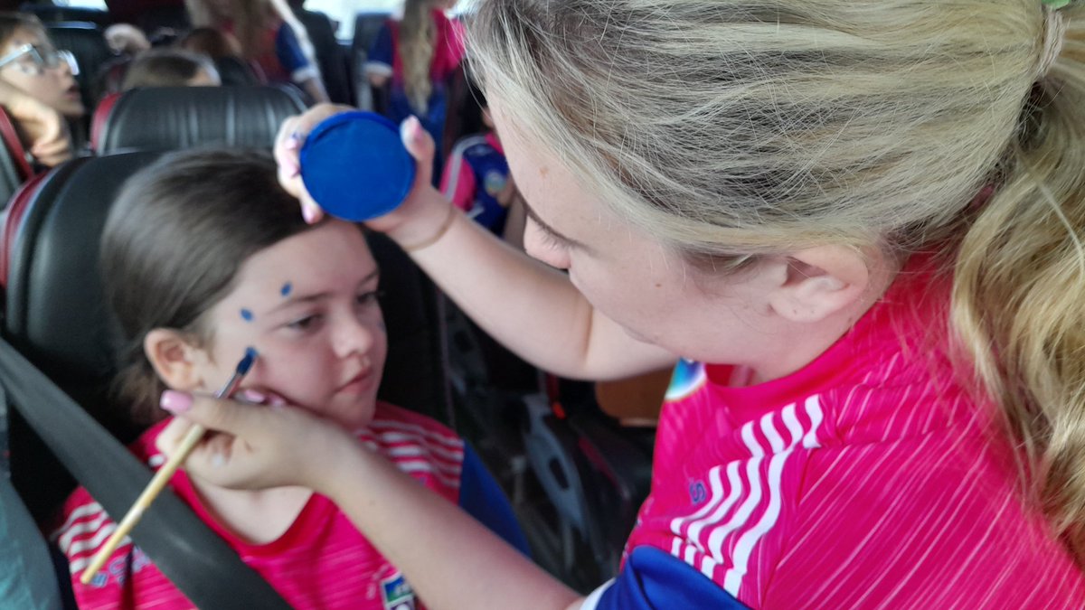 kildimopallas's tweet photo. #hurlwithme #electricireland @ElectricIreland
It's getting exciting, the KP Nuts are on the way to Abbotstown https://t.co/Sy7ahoYzPk