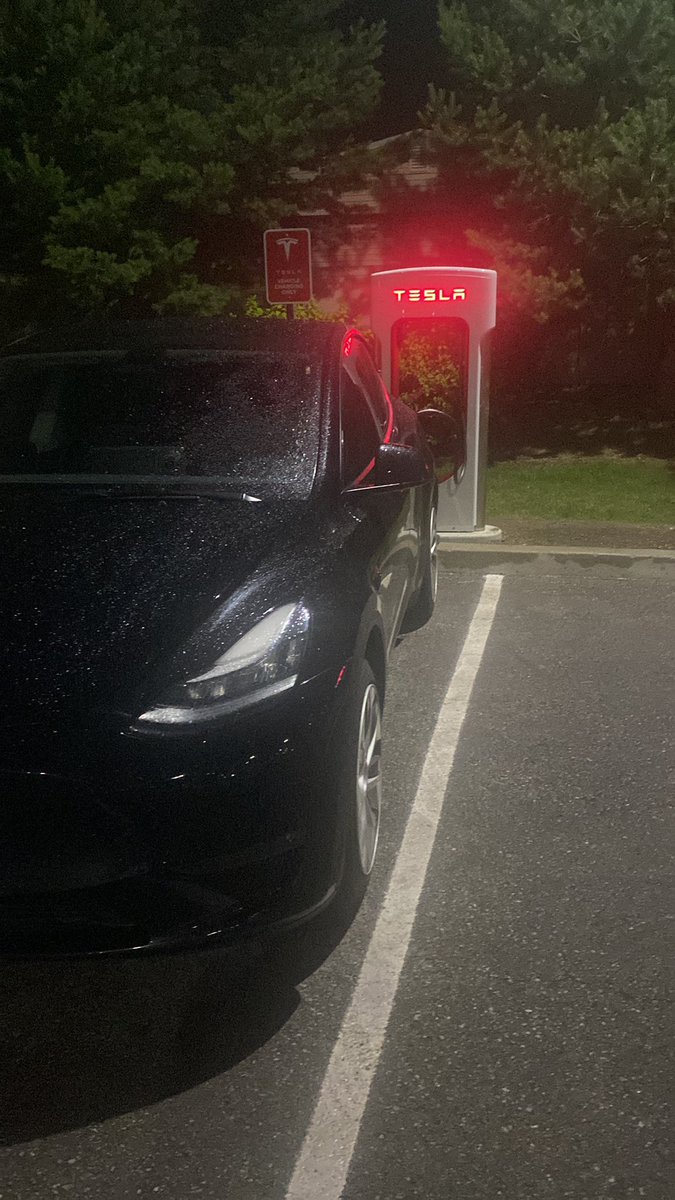 1,385 miles before I got to the first 250 kW super charger. I went from Blue Earth MN to Coeur d’Alene @TeslaCharging something really needs to be done about this. Charger worked great here @RateYourCharge