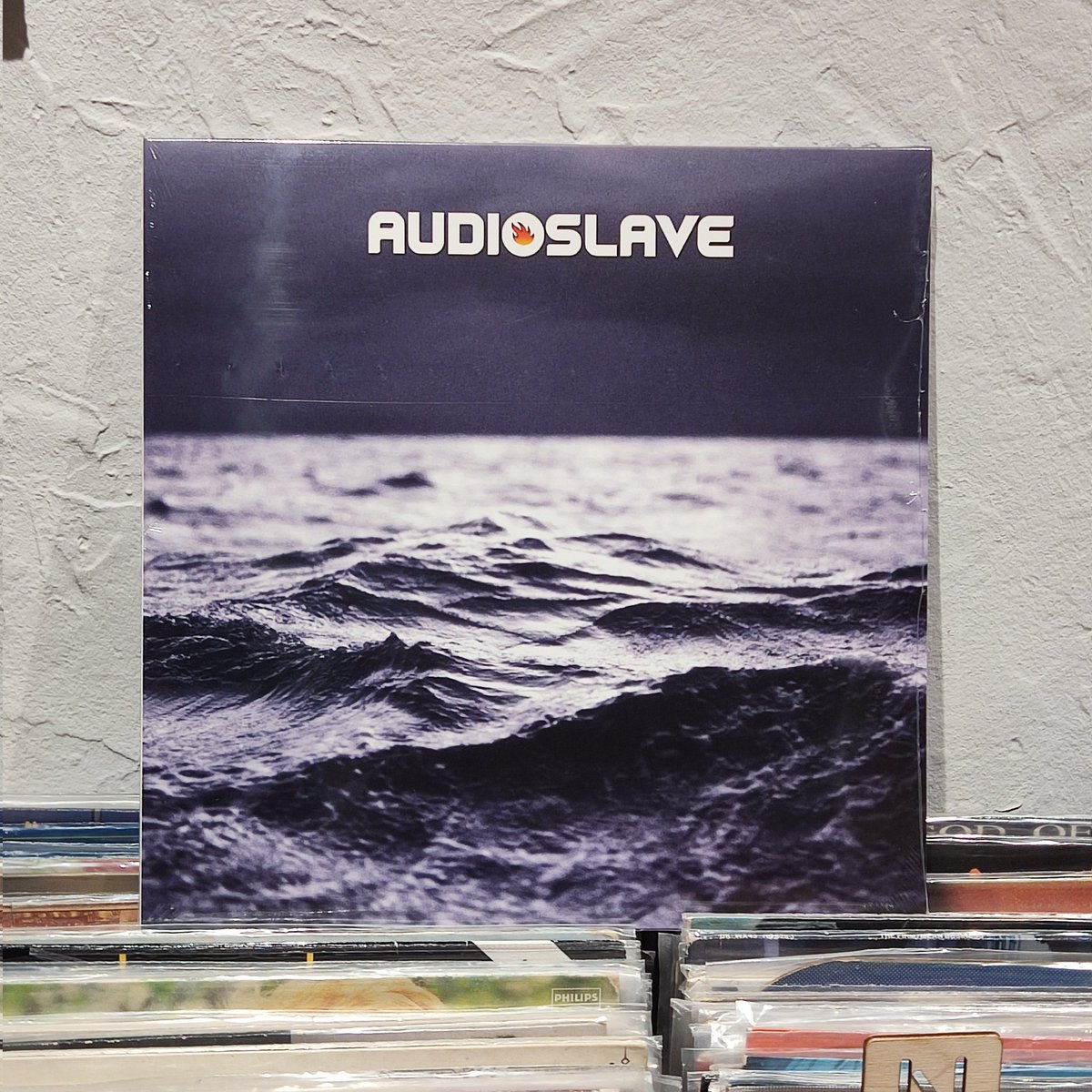 vinylora's tweet image. #audioslave #outofexile #vinylora #vinylstore #vinyljunkies #vitoriagasteiz #vinylfans #aldezaharra #lacorre #recordshop #saveyourlocalrecordstore  vinylora.com