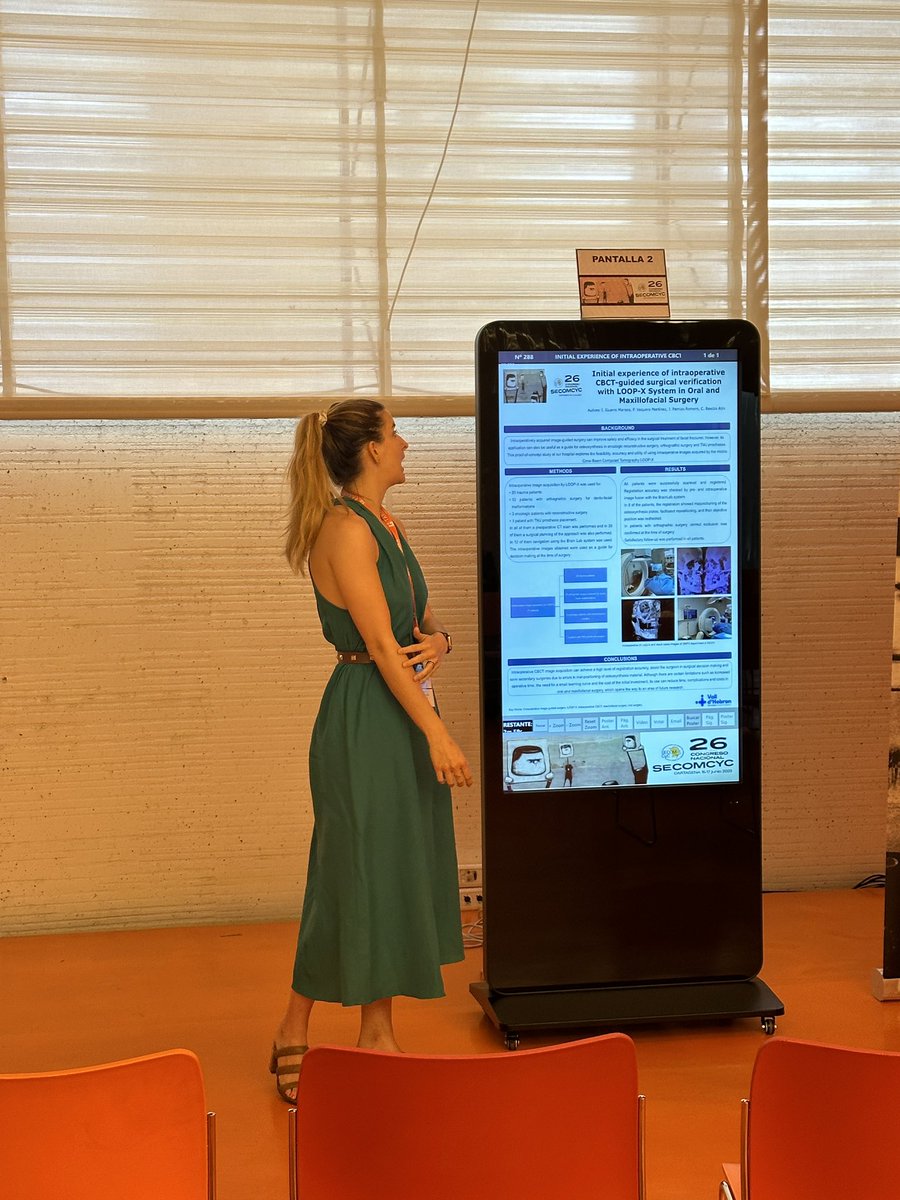 maxilloVH's tweet photo. La Dra. Guarro Marzoa de @maxilloVH acaba de presentar un póster y defenderlo con éxito en #SECOMCartagena. ¡Felicidades! El título del póster es: “Experiencia inicial de verificación quirúrgica intraoperatoria guiada por CBCT con el sistema Loop-X en cirugía oral y maxilofacial” https://t.co/skdF5fXPVf
